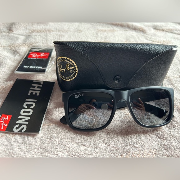 Ray-Ban Justin Sunglasses RB4165 Unisex - Picture 3 of 4